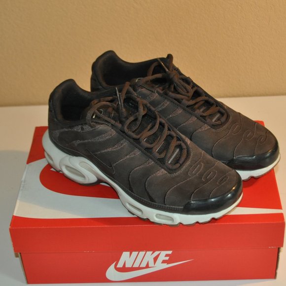 air max plus suede